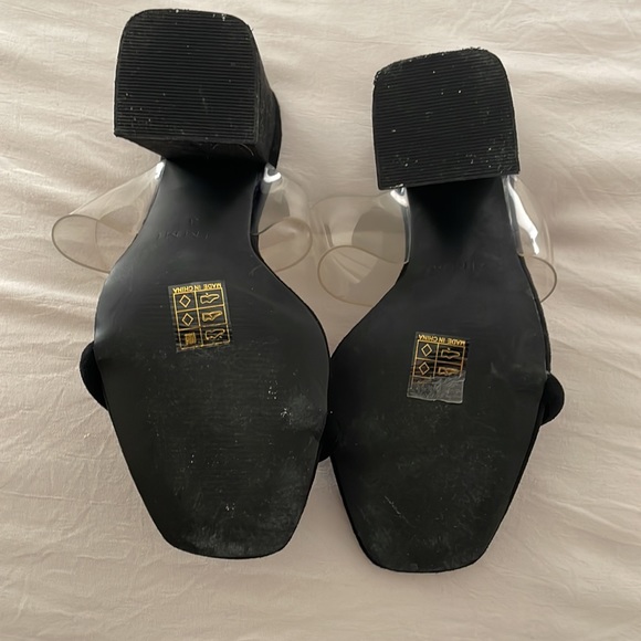 Black block heels with clear strap - Picture 5 of 5